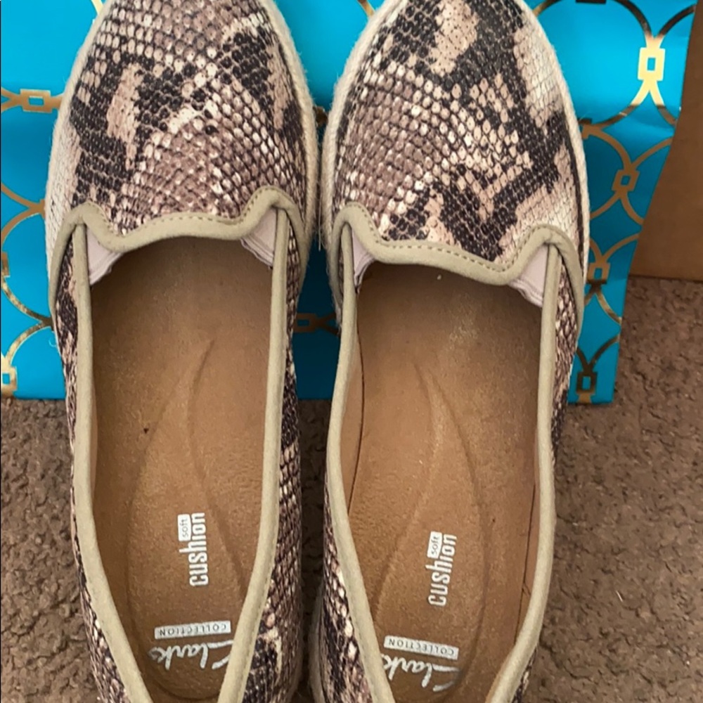 Clarks women’s snakeskin, size 8.5